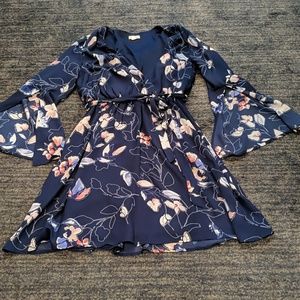 Westport size 6 Bell sleeve dress